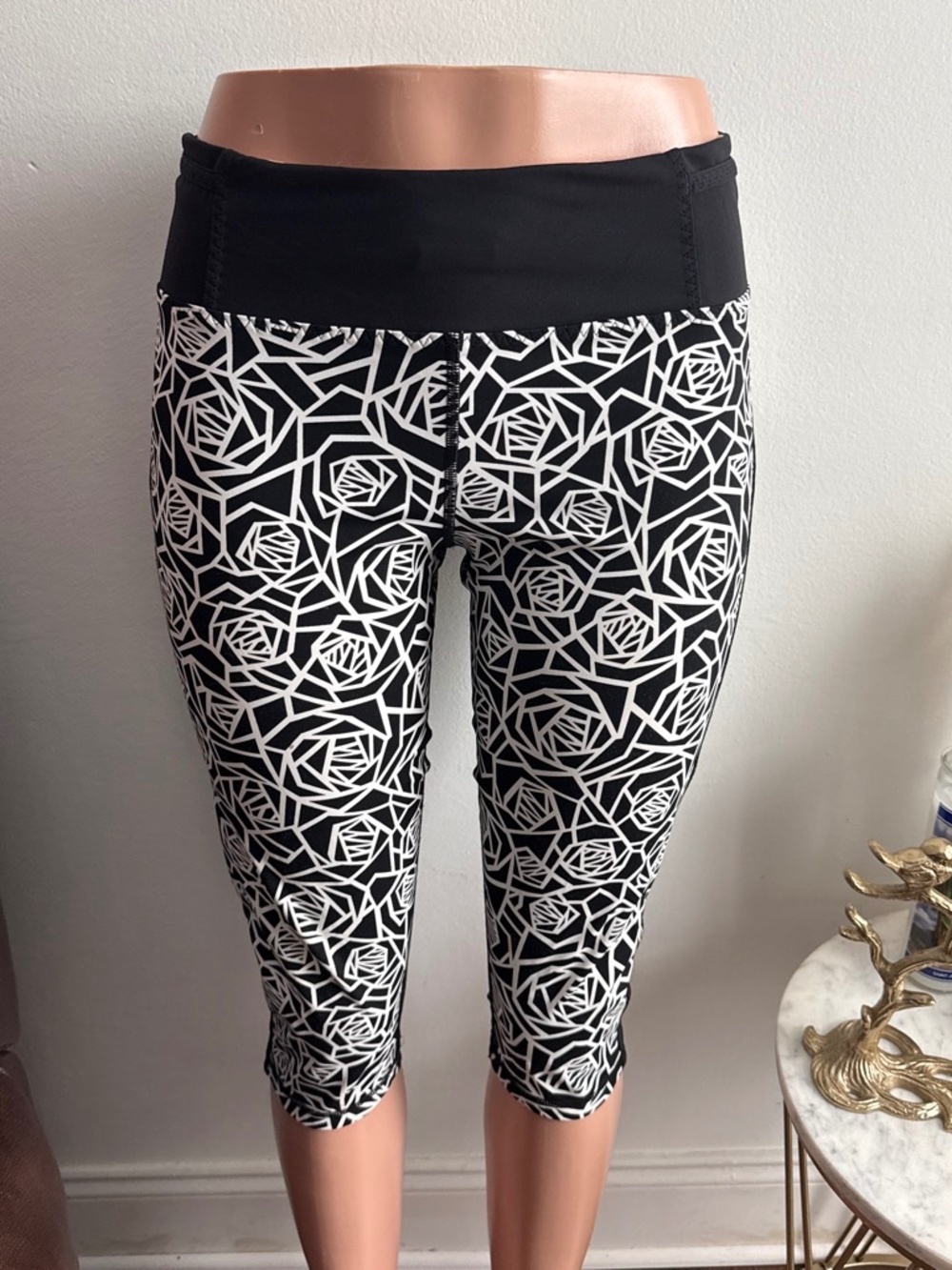 Lululemon - Picture 1 of 4
